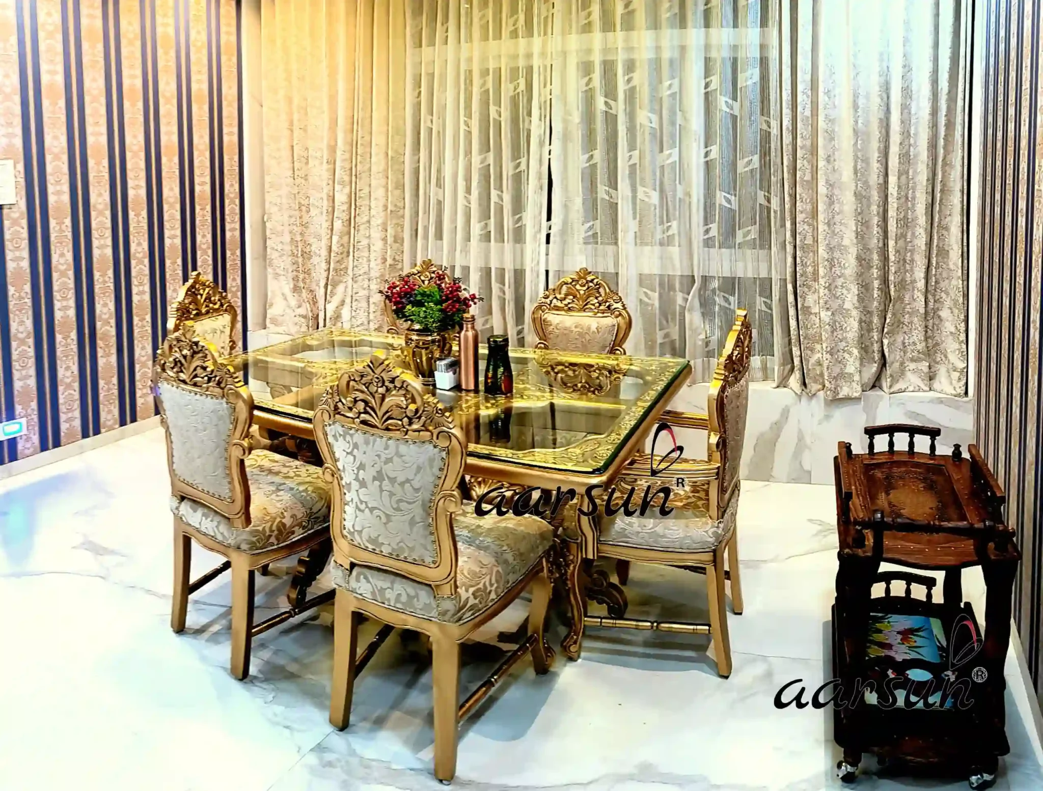 Classic Royal Dining Room Furniture Set view 3
