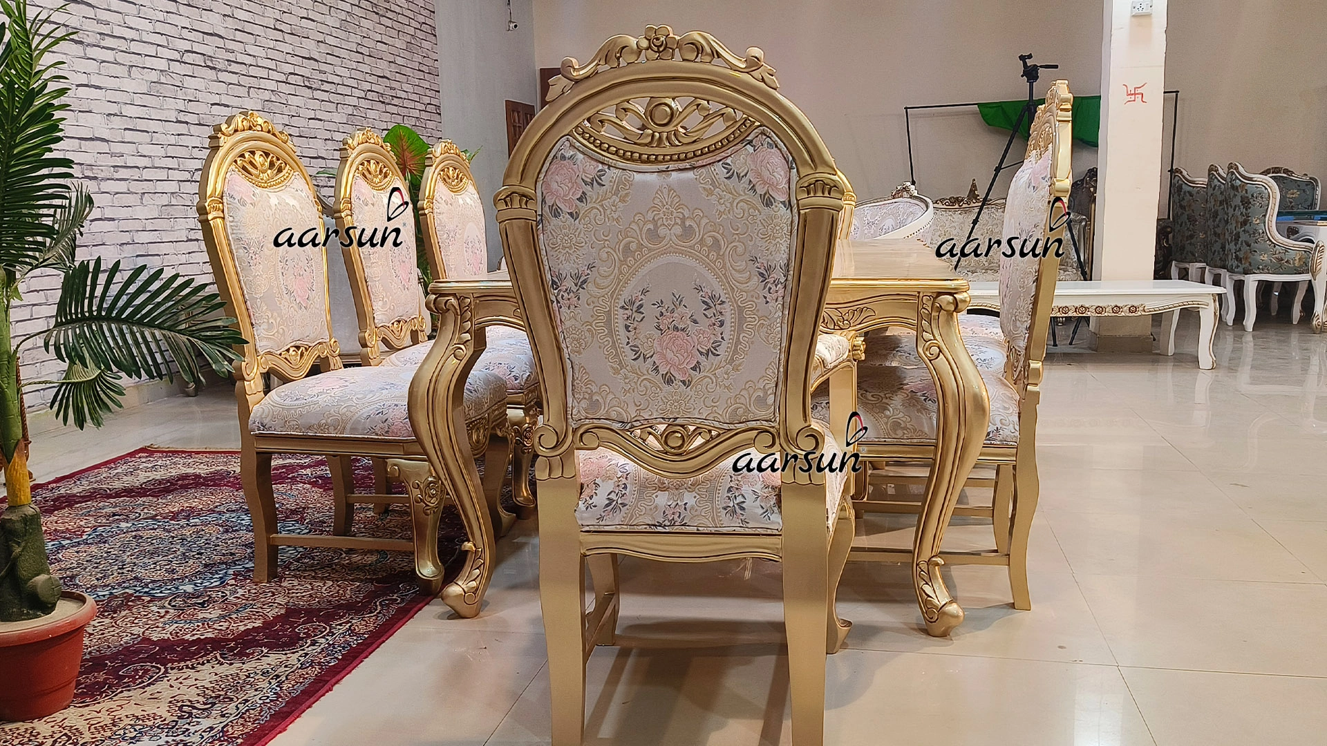 Victorian- Classical 8 seater Dining Set view 9
